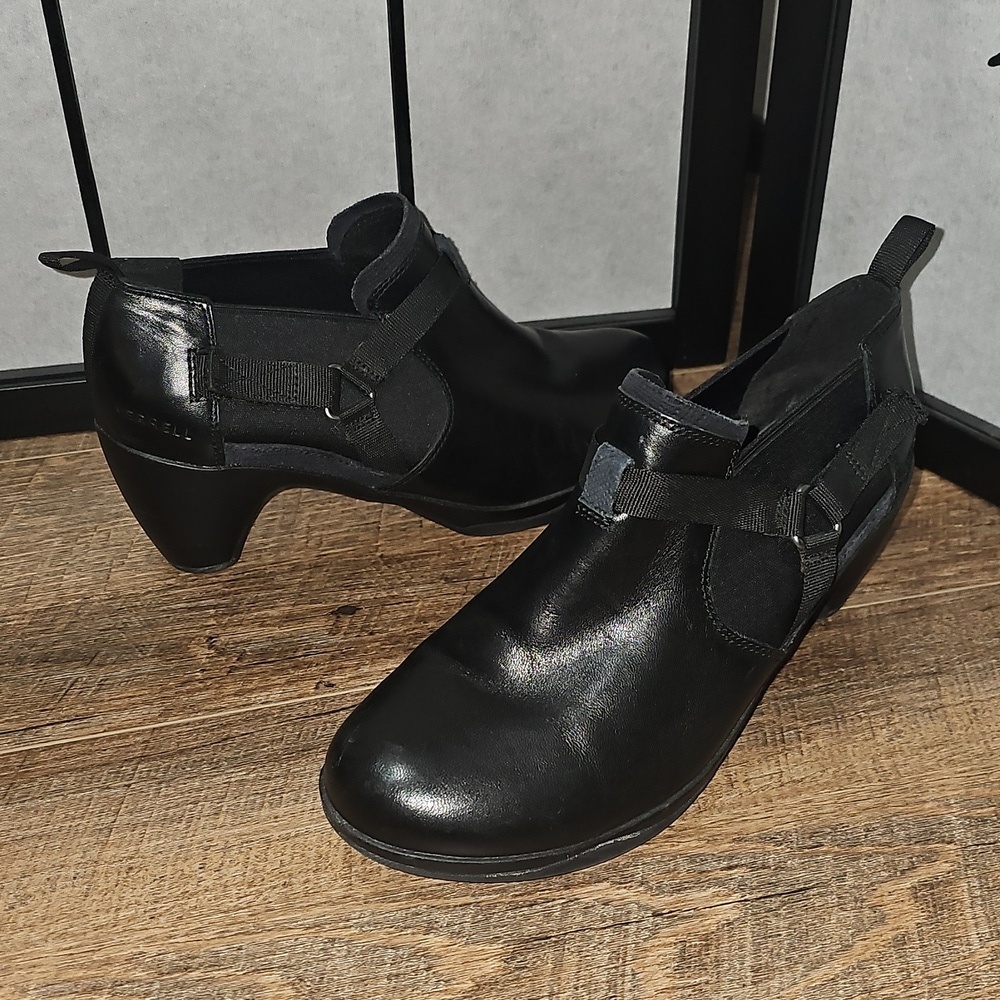 MERRELL Black Performance Footwear Harness Slip on Heels Size 8